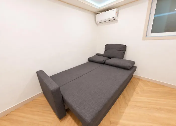 Dawoo House 1 In Hongdae 2*